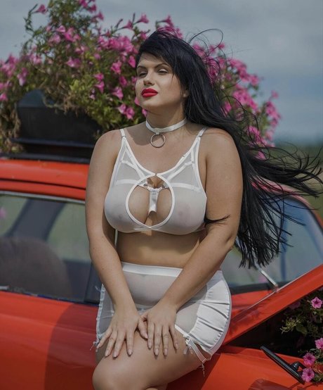 Dasha Dashany naked model picture