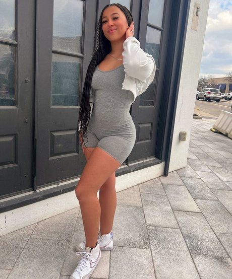 Heaven Collins pretty star pic