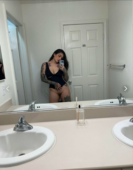 famous onlyfans beautiful image