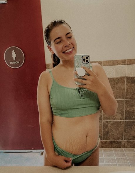 Justseum pretty pornstar image