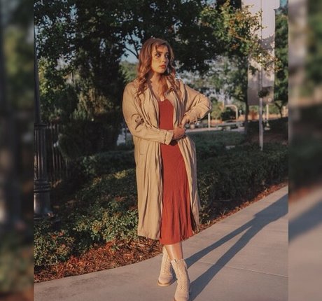 Justseum beautiful model pic