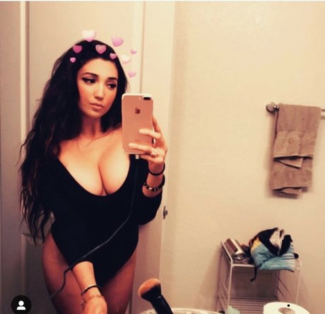 SukeshaRay sex star pic