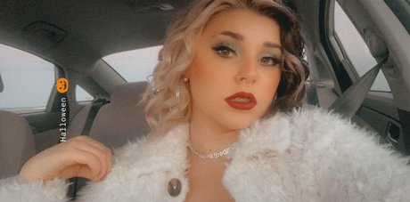 victoriascottlyn pornographic model images