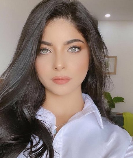 selenakyle69 high quality star photos