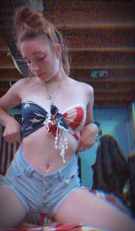 dadiesbabygirl star sexy pic