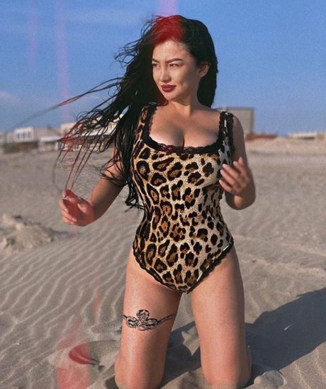 Dakarimova Zhansaya star top picture