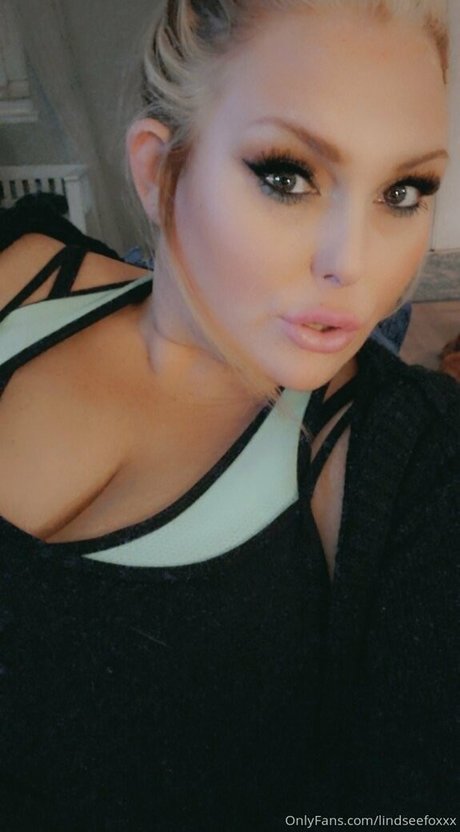 lindseefoxxx model nude gallery