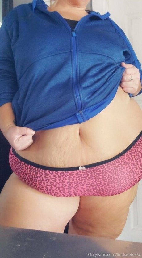 lindseefoxxx naked pornstar pictures