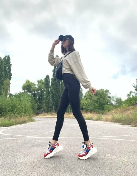 adelmorelproduction model hot photo