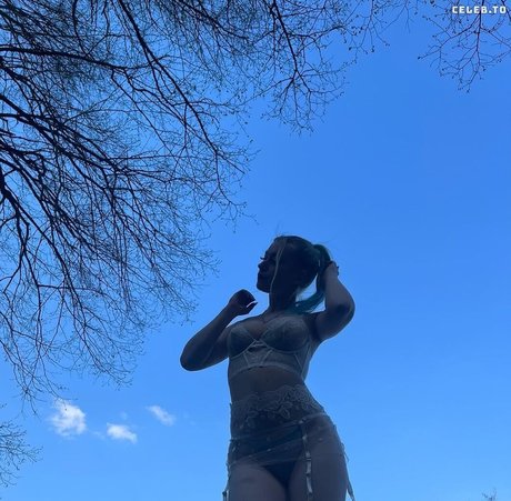 Sunnygreen model best images