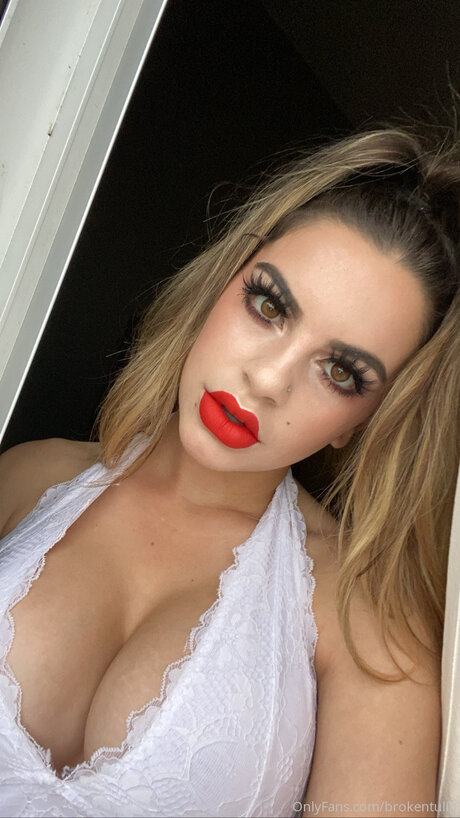 Starkyln porn actress picture