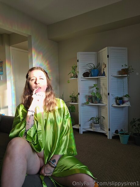 Slippysiren1 pornstar hot archive