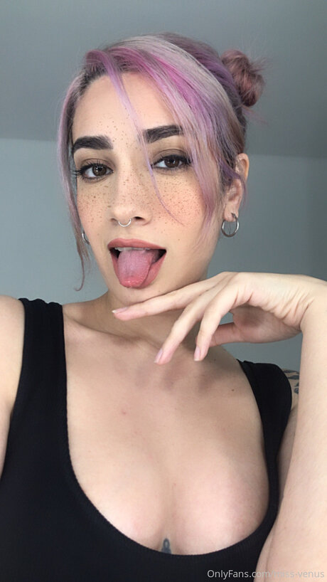 Miss Venus pornstar pretty picture