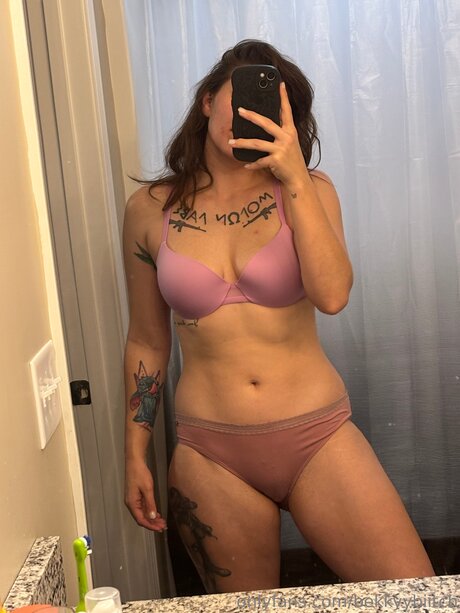 Bekkyybiitch pornstar erotic picture