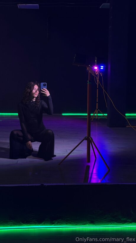 Mary Flex model pictures