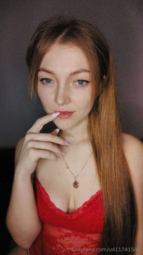 U411741544 pornstar nude picture