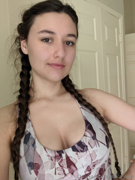 Aka Rose perfect actress picture