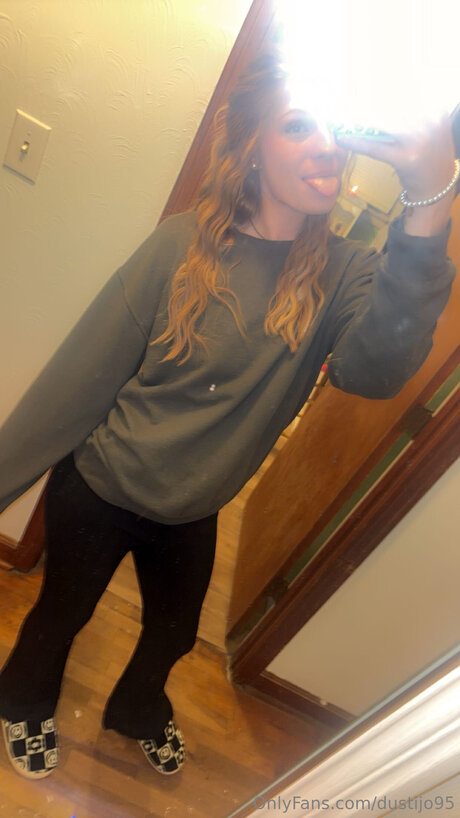 busty solo onlyfans sexy nude pictures