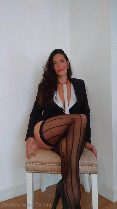 Venusdeniro erotic model pictures