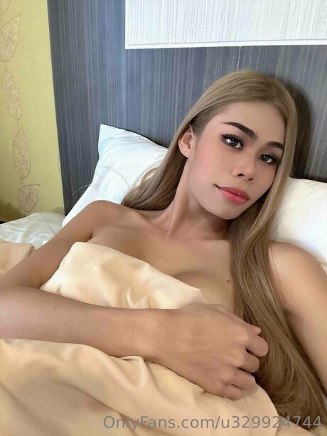 Starlitsylvia model adult archive