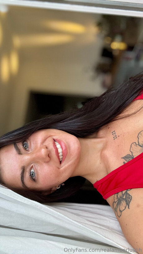 Realamberlushh hot model galleries