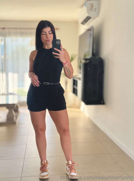 Realamberlushh sex pornstar photo