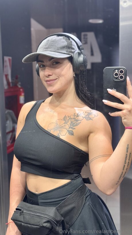 Realamberlushh pornstar erotic pictures