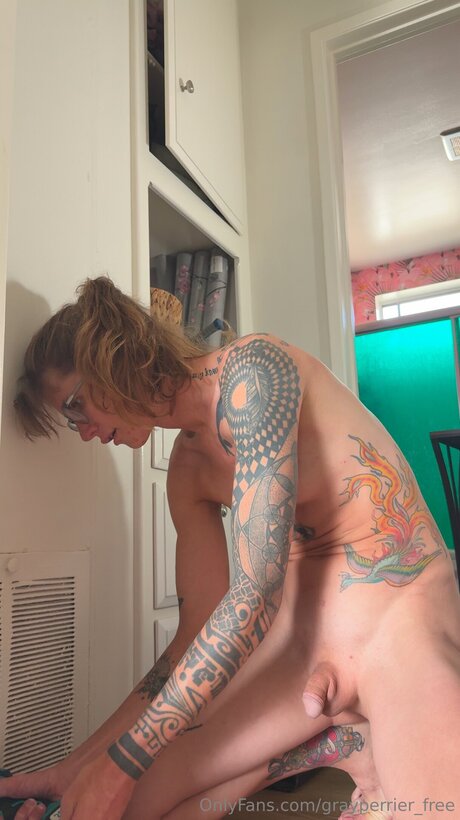 busty solo onlyfans pretty images