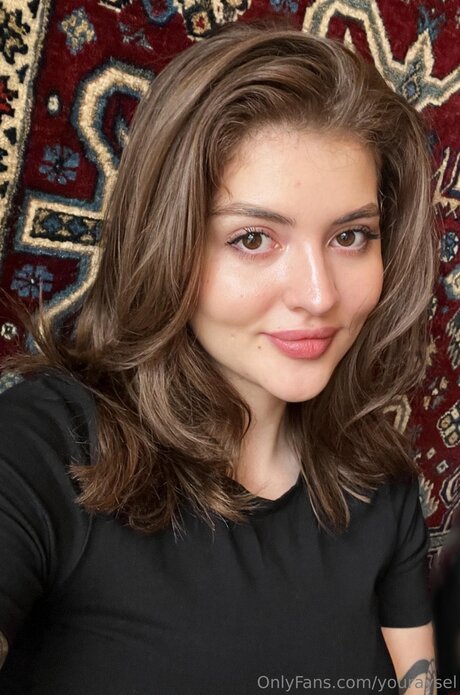 Youraysel xxx actress pictures