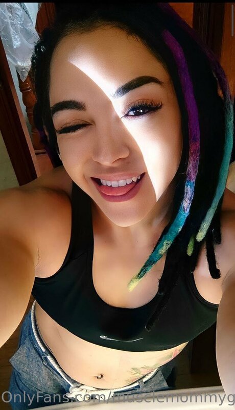 Queenmuscleavery star adult image