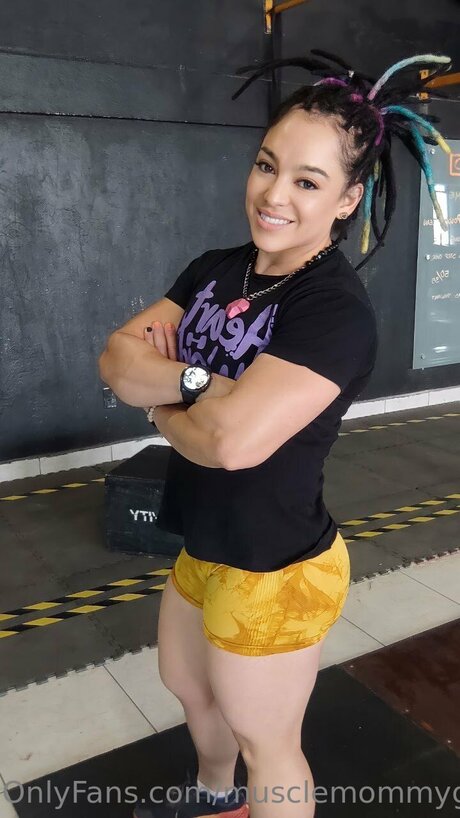 Queenmuscleavery star perfect photos