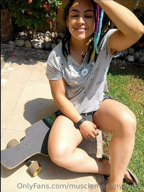 Queenmuscleavery Photo Gallery