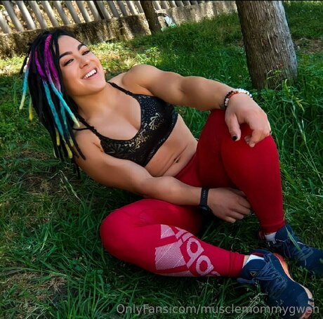 Queenmuscleavery star adult image