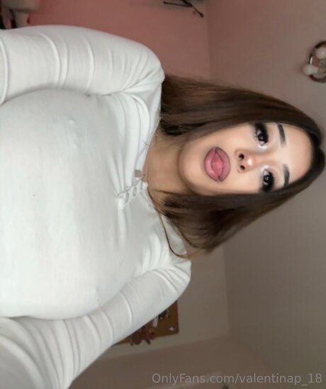 Valentinap 18 pornographic star photos