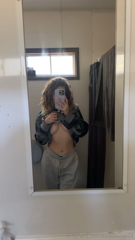 Kodilouise22 nudes model gallery