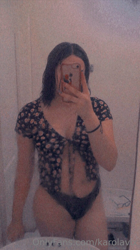 Karolavix pornographic model photos