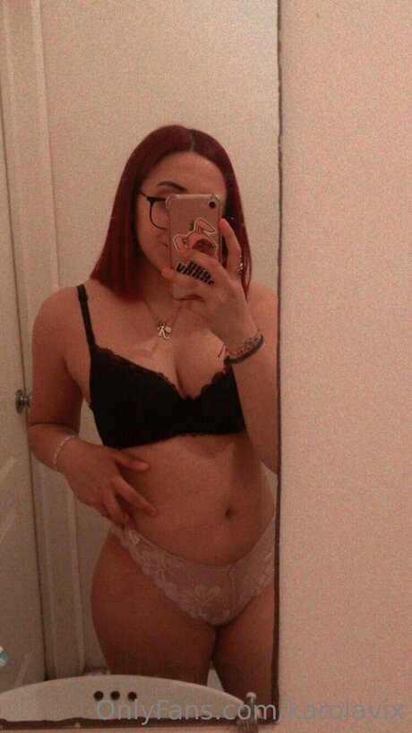 Karolavix pornographic star picture