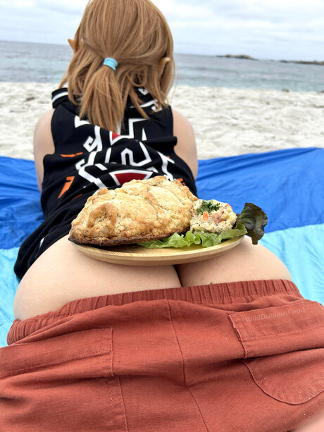 Wilddubiousfood model hot photos