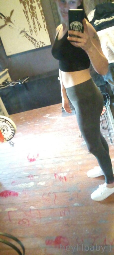 Heylilbaby sex pornstar photo