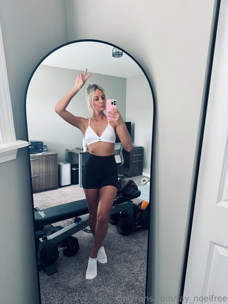 Tay Noelfree perfect model pictures