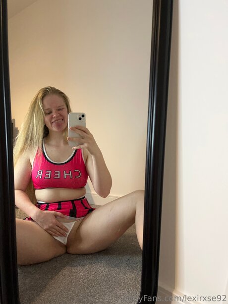 Lexirxse92 pornstar top photo