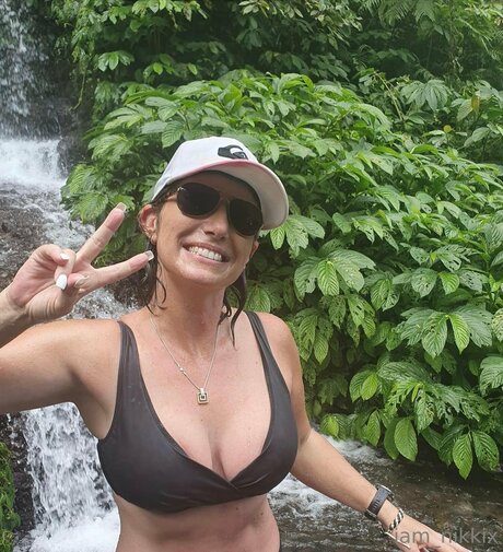 Yoursnicole22 high quality actress picture