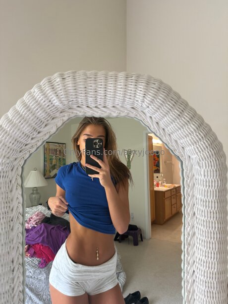 Sexcjooo model nude pics