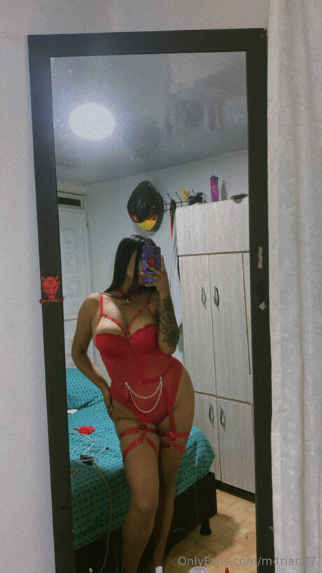 M4rian27 pornstar exclusive pics