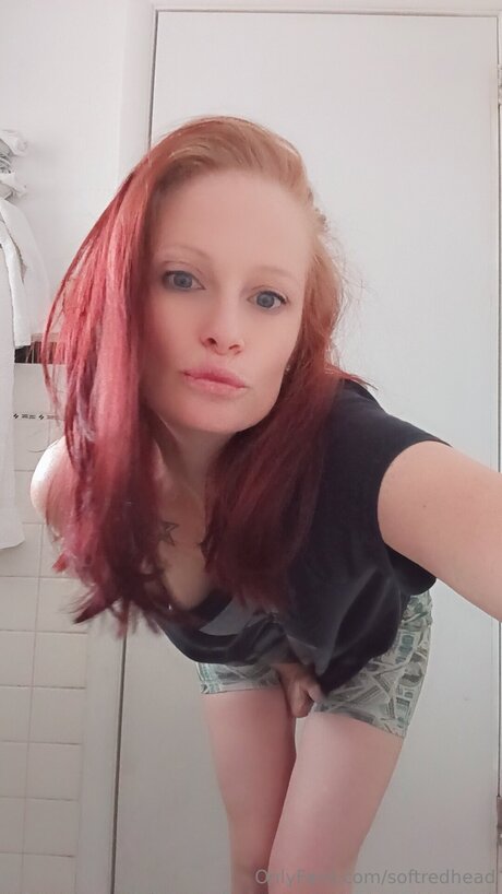 Softredhead star image