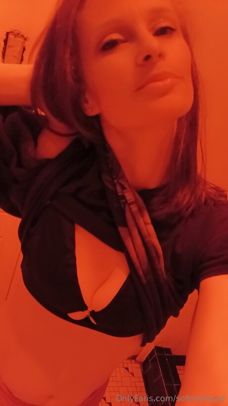 Softredhead star nude image