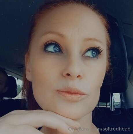 Softredhead erotic actress picture