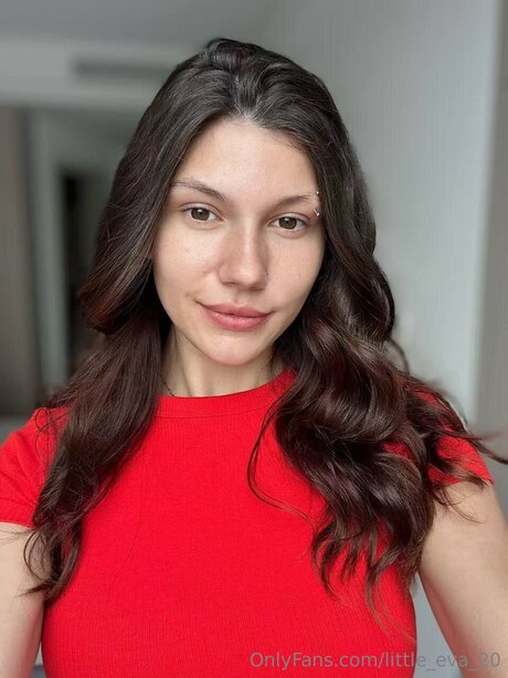 Little Eva 21 nude pornstar pictures