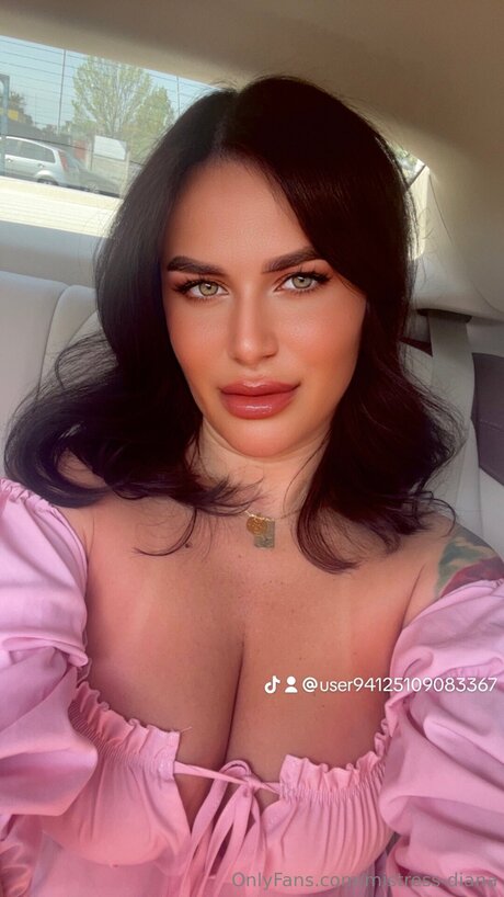 Mistress Diana pretty model pic