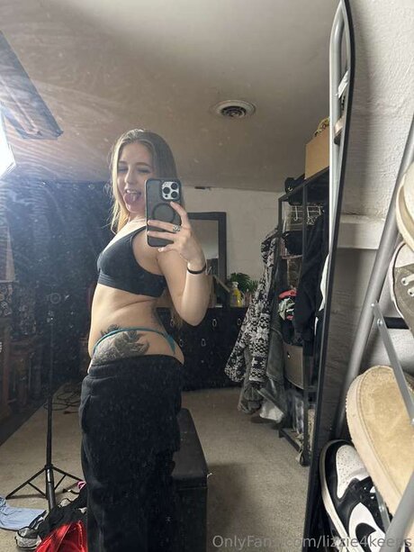 Lizzie4keeps porn model images